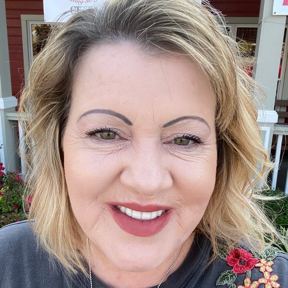 Meet your Posher, Wendy - Picture 1 of 1